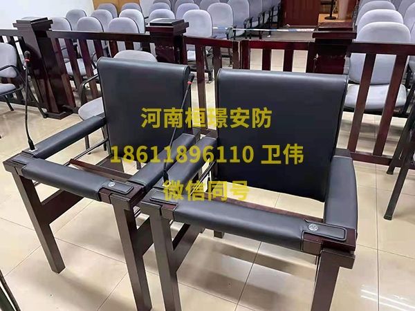 木制審訊椅壞了怎么修？