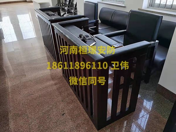 木制審訊椅和不銹鋼審訊椅哪個好？